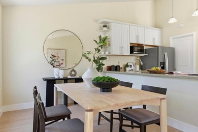 Stunning top-floor penthouse end-unit in the heart of Sunnyvale! - photo 14
