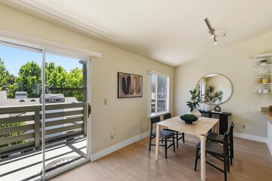 Stunning top-floor penthouse end-unit in the heart of Sunnyvale! - photo 15