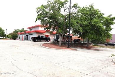 This beautifully renovated 7900 square foot restaurant facility - photo 17