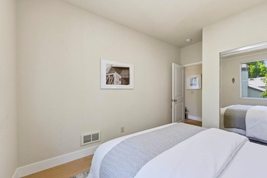 Stunning top-floor penthouse end-unit in the heart of Sunnyvale! - photo 21
