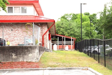 This beautifully renovated 7900 square foot restaurant facility - photo 22