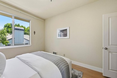 Stunning top-floor penthouse end-unit in the heart of Sunnyvale! - photo 23