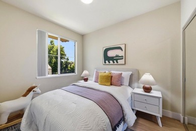 Stunning top-floor penthouse end-unit in the heart of Sunnyvale! - photo 24