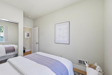 Stunning top-floor penthouse end-unit in the heart of Sunnyvale! - photo 26