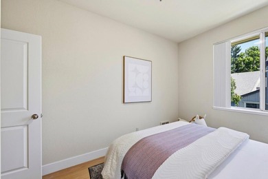 Stunning top-floor penthouse end-unit in the heart of Sunnyvale! - photo 27