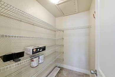 Stunning top-floor penthouse end-unit in the heart of Sunnyvale! - photo 28
