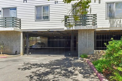 Stunning top-floor penthouse end-unit in the heart of Sunnyvale! - photo 34