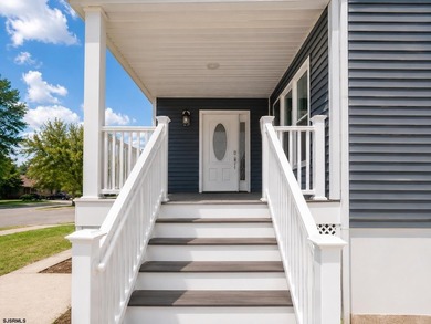 Turnkey investment opportunity with stunning water views and - photo 1