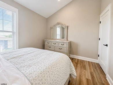 Turnkey investment opportunity with stunning water views and - photo 10
