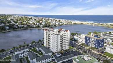 Seller will pay 1st 6 months of condo fees! This beautifully - photo 4