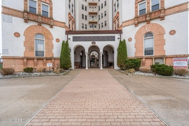Seller will pay 1st 6 months of condo fees! This beautifully - photo 6