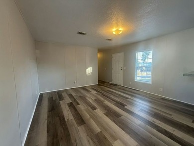 Own your own home in a quiet, well-maintained neighborhood! This - photo 5