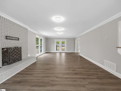 Charming 4-bedroom, 2.5-bath home in a prime Taylors location! - photo 11