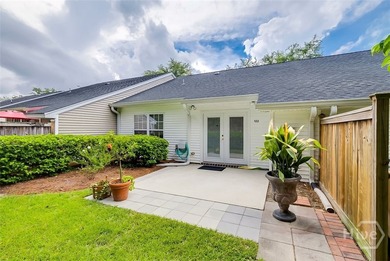 Lovely single-story, well-kept townhome in River Pointe is - photo 12