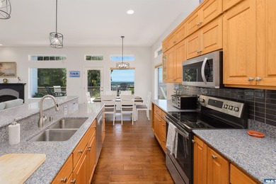 Exceptional Bell Hill home in the highly sought-after Highland - photo 16