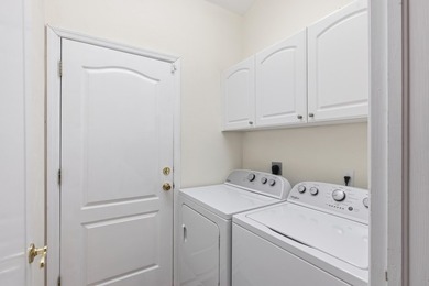 This charming 3 Bed / 2 Bath / 2 Car garage home is located in a - photo 21