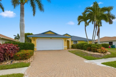 This charming 3 Bed / 2 Bath / 2 Car garage home is located in a - photo 25