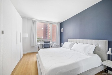 Welcome home to Residence 4M at Riverhouse. This sun-filled 1 - photo 5