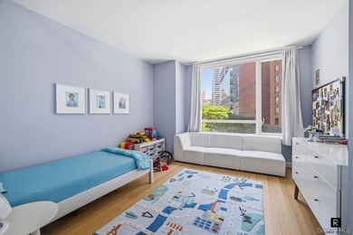 Welcome home to Residence 4M at Riverhouse. This sun-filled 1 - photo 7