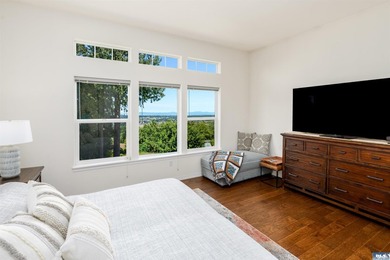 Exceptional Bell Hill home in the highly sought-after Highland - photo 27