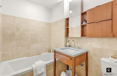 Welcome home to Residence 4M at Riverhouse. This sun-filled 1 - photo 10