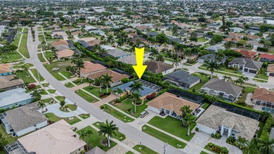 This charming 3 Bed / 2 Bath / 2 Car garage home is located in a - photo 31