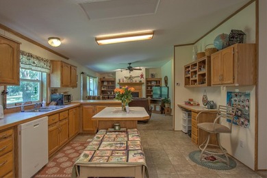 Enjoy low-maintenance living and endless recreational - photo 8