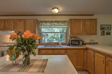 Enjoy low-maintenance living and endless recreational - photo 9