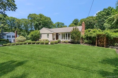 Welcome to 27 Hennesey Drive, a beautifully maintaintained Ranch - photo 3