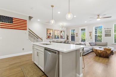 Gorgeous townhome on private pond lot less then 10 minutes to - photo 11