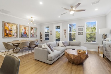 Gorgeous townhome on private pond lot less then 10 minutes to - photo 12
