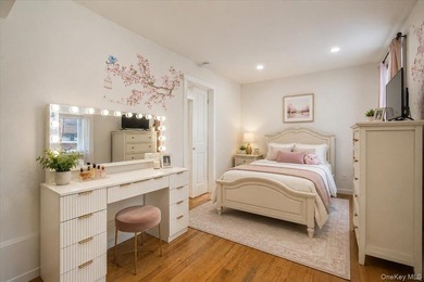 Welcome to this spacious and inviting Colonial in Freeport - photo 21