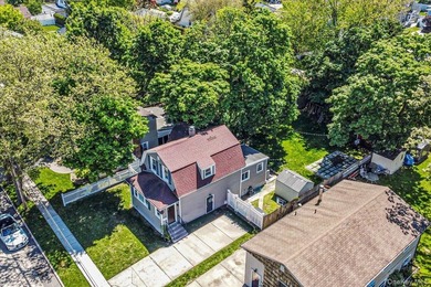 Welcome to this spacious and inviting Colonial in Freeport - photo 25