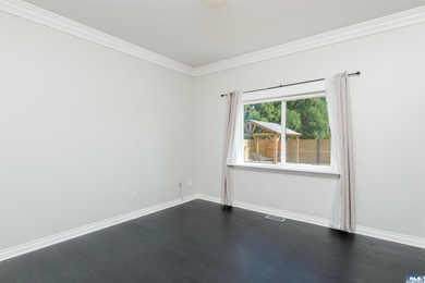 Lovely three bedroom mountain view home in the heart of - photo 30
