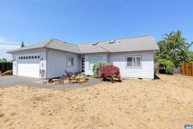 Lovely three bedroom mountain view home in the heart of - photo 43