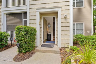 Beautifully maintained 2-bedroom, 2-bath condo offering spacious - photo 3