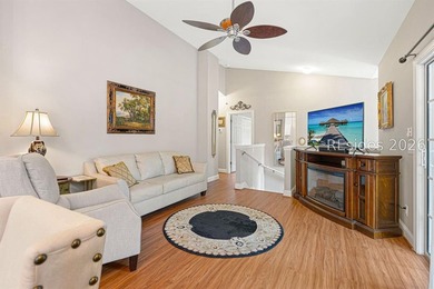 Beautifully maintained 2-bedroom, 2-bath condo offering spacious - photo 6