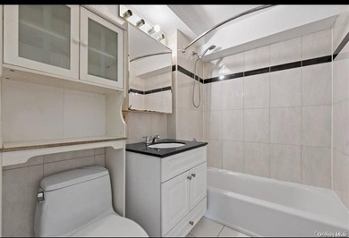Welcome to your dream home in the heart of Forest Hills! This - photo 9
