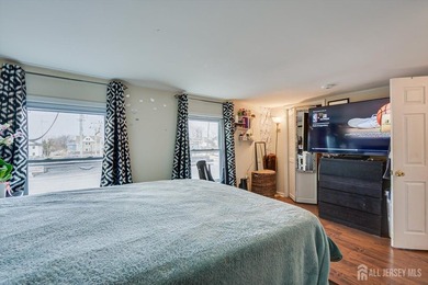 Amazing opportunity to Own a Mixed Use Building. This Beautiful - photo 21