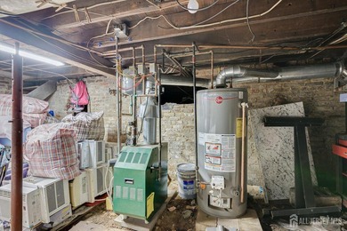 Amazing opportunity to Own a Mixed Use Building. This Beautiful - photo 30