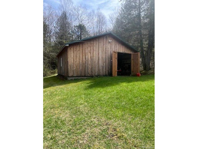 Beautiful parcel with Septic, deeded rights to 2 springs, and - photo 3