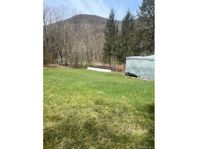Beautiful parcel with Septic, deeded rights to 2 springs, and - photo 4