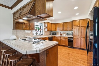 Welcome to this exceptional mountain retreat with one-of-a-kind - photo 13