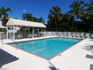 Simply Great Opportunity! Fantastic Two Bedroom, Two Bath 2nd - photo 4