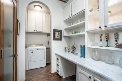 This exceptional lakeview property offers the perfect blend of - photo 14