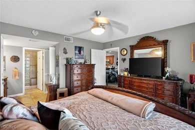 Gulf access condo. Ground floor unit, screened lanai with lake - photo 15