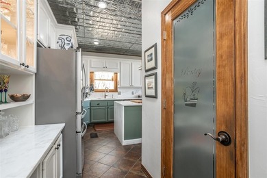 This exceptional lakeview property offers the perfect blend of - photo 15