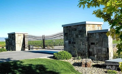 Experience elevated recreational living at Waters Edge, American - photo 16