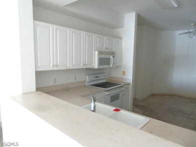 Simply Great Opportunity! Fantastic Two Bedroom, Two Bath 2nd - photo 7
