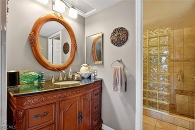 Gulf access condo. Ground floor unit, screened lanai with lake - photo 17
